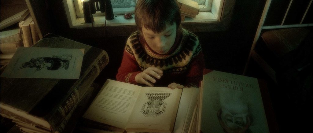 Pietari studying Santa