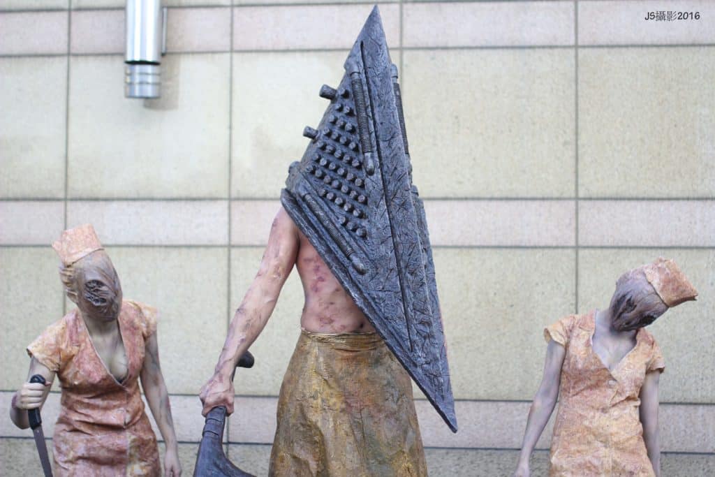 Pyramid Head cosplay